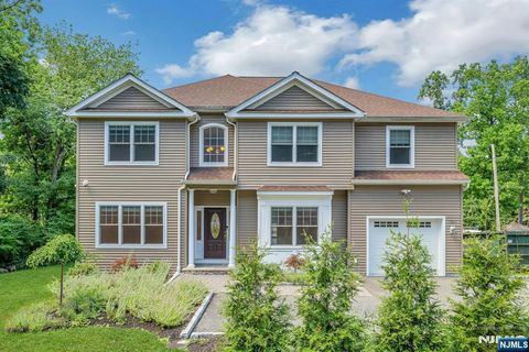 Photo of 1364 Tabor Road, Par-Troy Hills Township, NJ 07878 (MLS # 26025921)