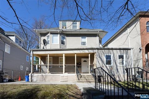 Photo of 4547 Hedden Terrace, Newark, NJ 07108 (MLS # 26007914)