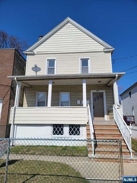 Photo of 90 Ackerson St #1st Floor, Hackensack, NJ 07601 (MLS # 26013242)