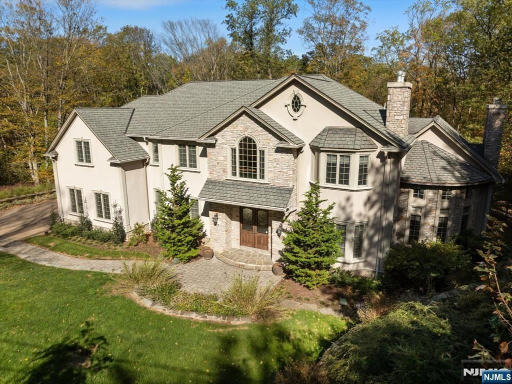 Photo of 613 Knollwood Road, Franklin Lakes, NJ 07417 (MLS # 25036971)