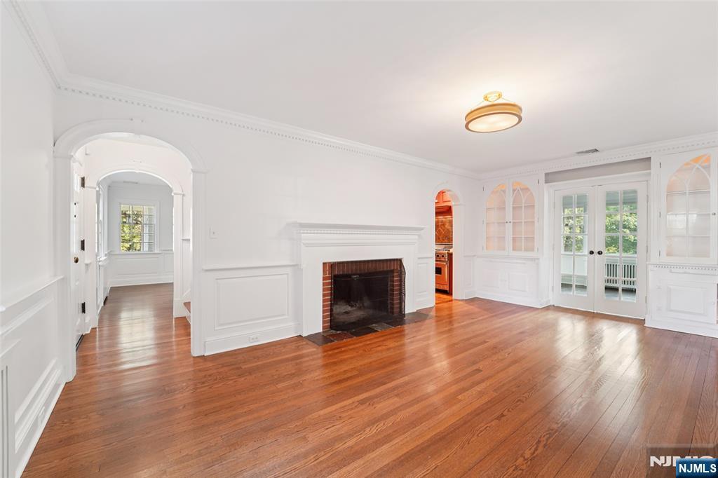 755 W Saddle River Road