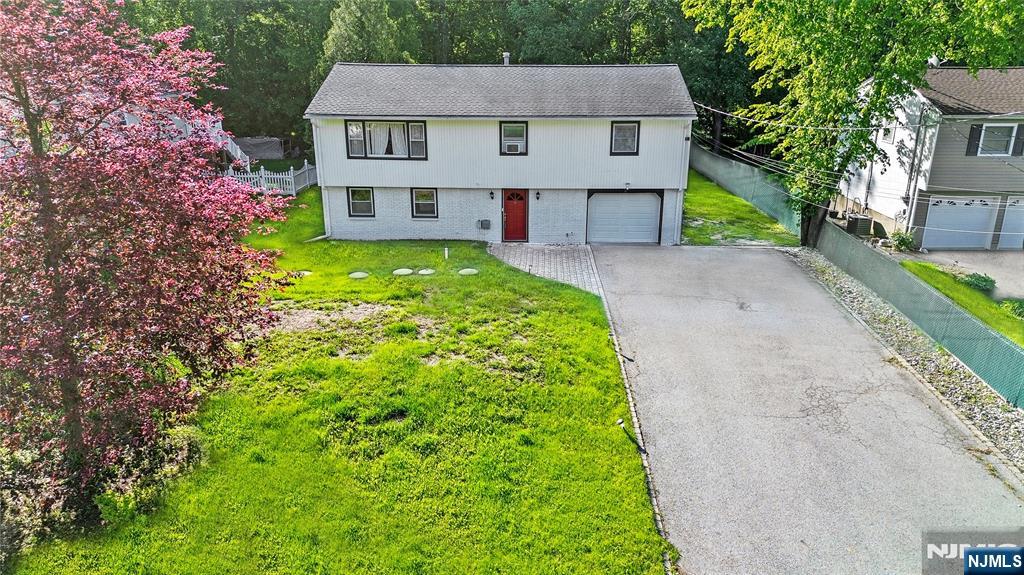 Property for Sale at 8 Glencross Road, West Milford, New Jersey - Bedrooms: 4 
Bathrooms: 2 
Rooms: 8  - $514,000