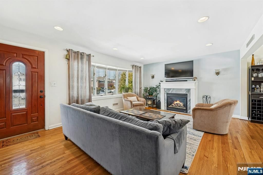 Photo of 15 Pleasant Street, Dumont, NJ 07628 (MLS # 26005309)