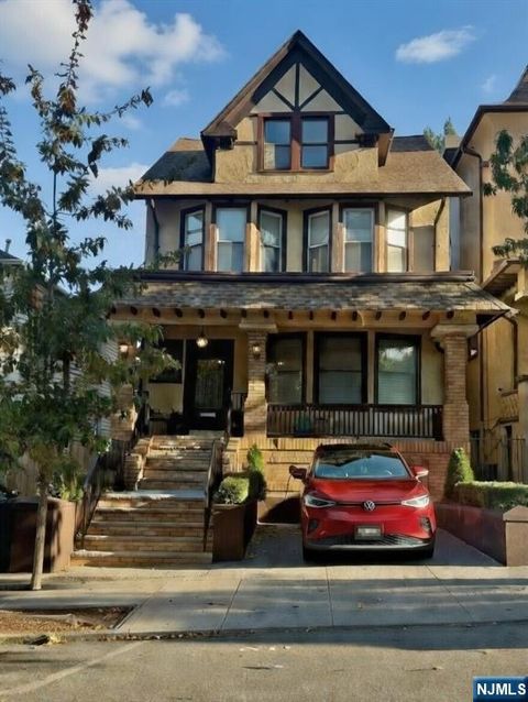 Photo of 376 Fairmount Avenue, Jersey City, NJ 07306 (MLS # 26007974)
