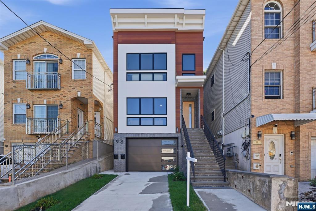 98 Western Avenue