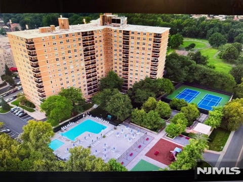 Photo of 2200 Central Road #8S, Fort Lee, NJ 07024 (MLS # 26038137)