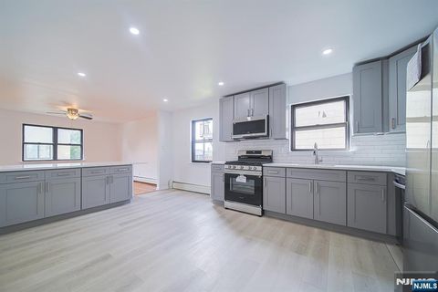 Photo of 93 Myrtle Ave #1, Edgewater, NJ 07020 (MLS # 25034870)