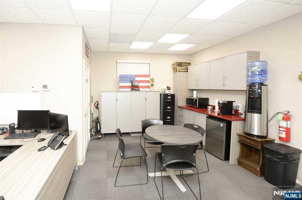 20-00 Fair Lawn Avenue