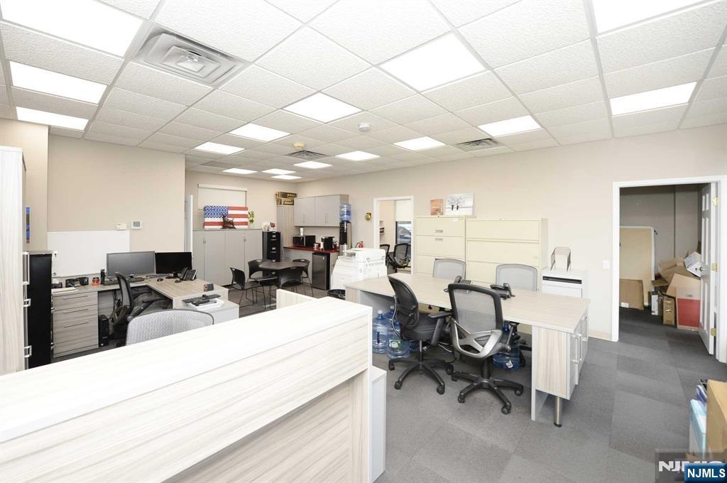 20-00 Fair Lawn Avenue