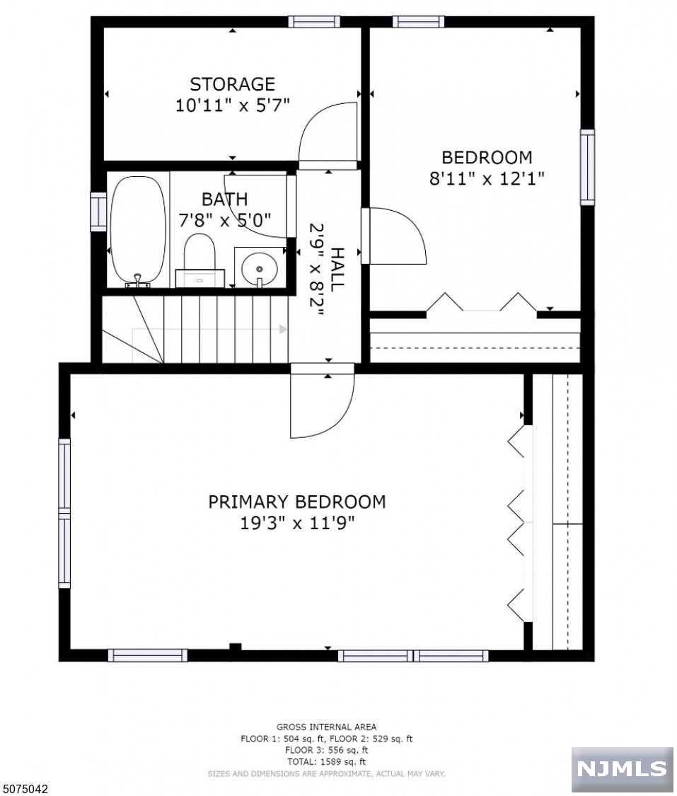 Main image without alt text