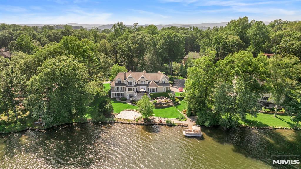 1118 Pines Lake Drive