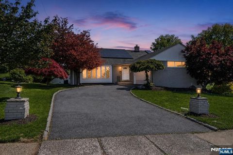 Photo of 32 Brantwood Pl, Clifton, NJ 07013 (MLS # 26019577)