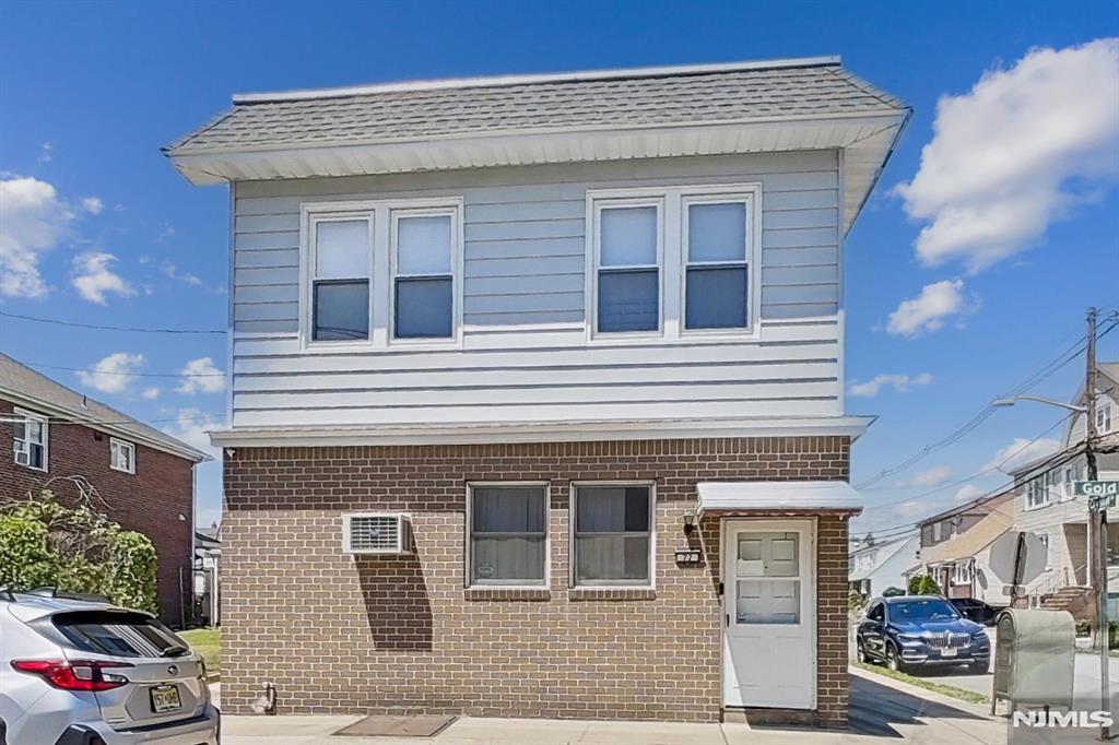 77 Gold Street