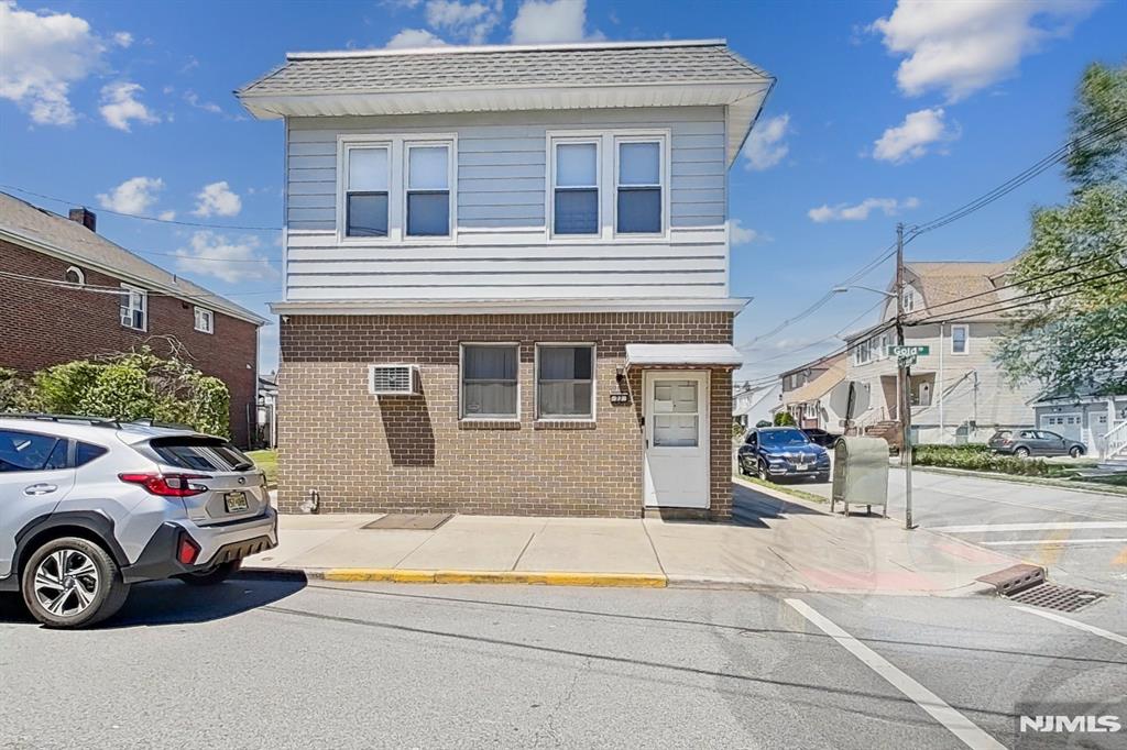 77 Gold Street