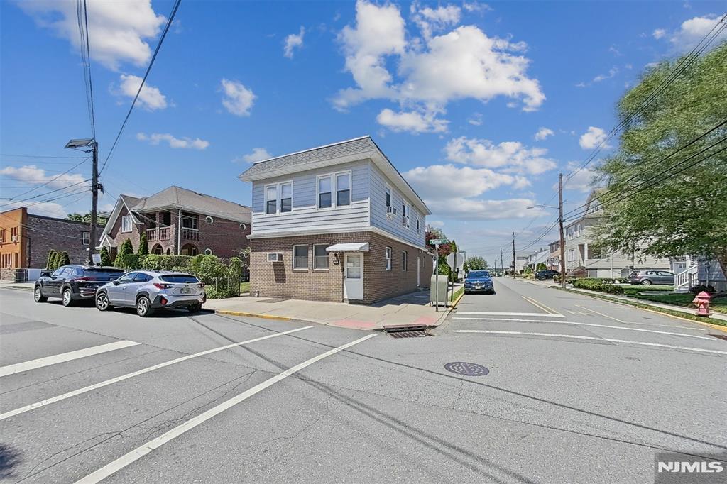 77 Gold Street