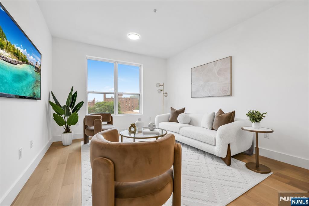 649 38th Street PH505