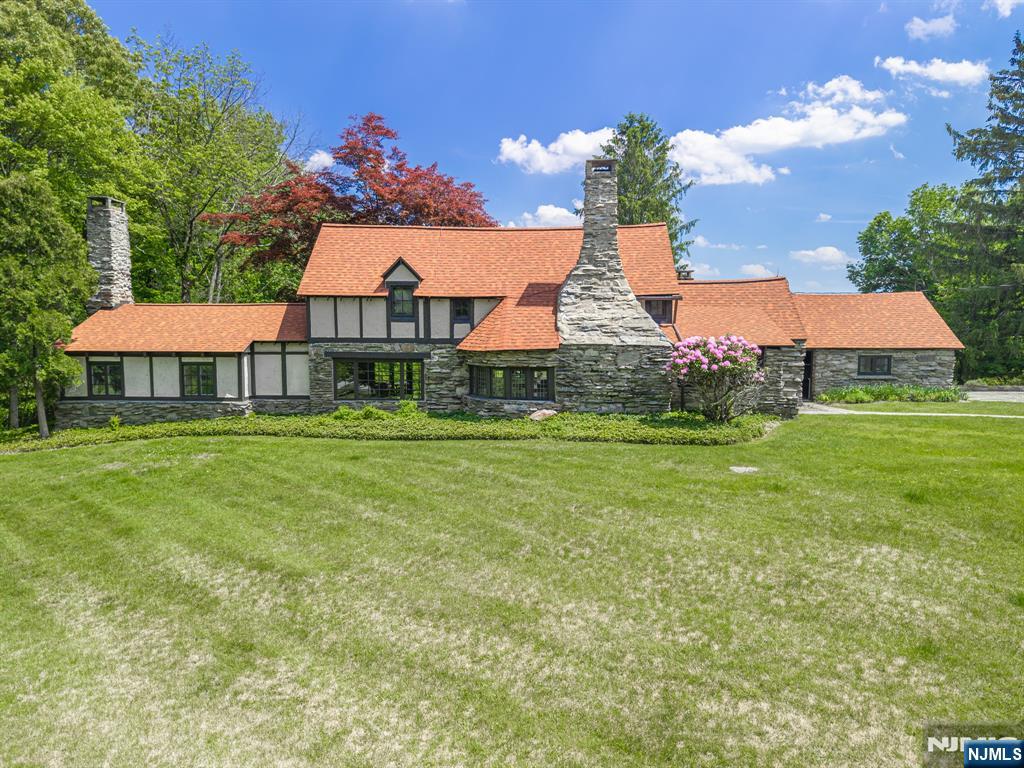 943-947 Middleville