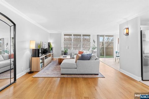 100 Grand Cove Way 3A Edgewater NJ 07020