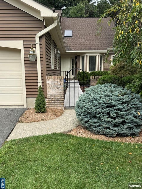 Photo of 239 Westervelt Lane, Mahwah, NJ 07430 (MLS # 26030230)
