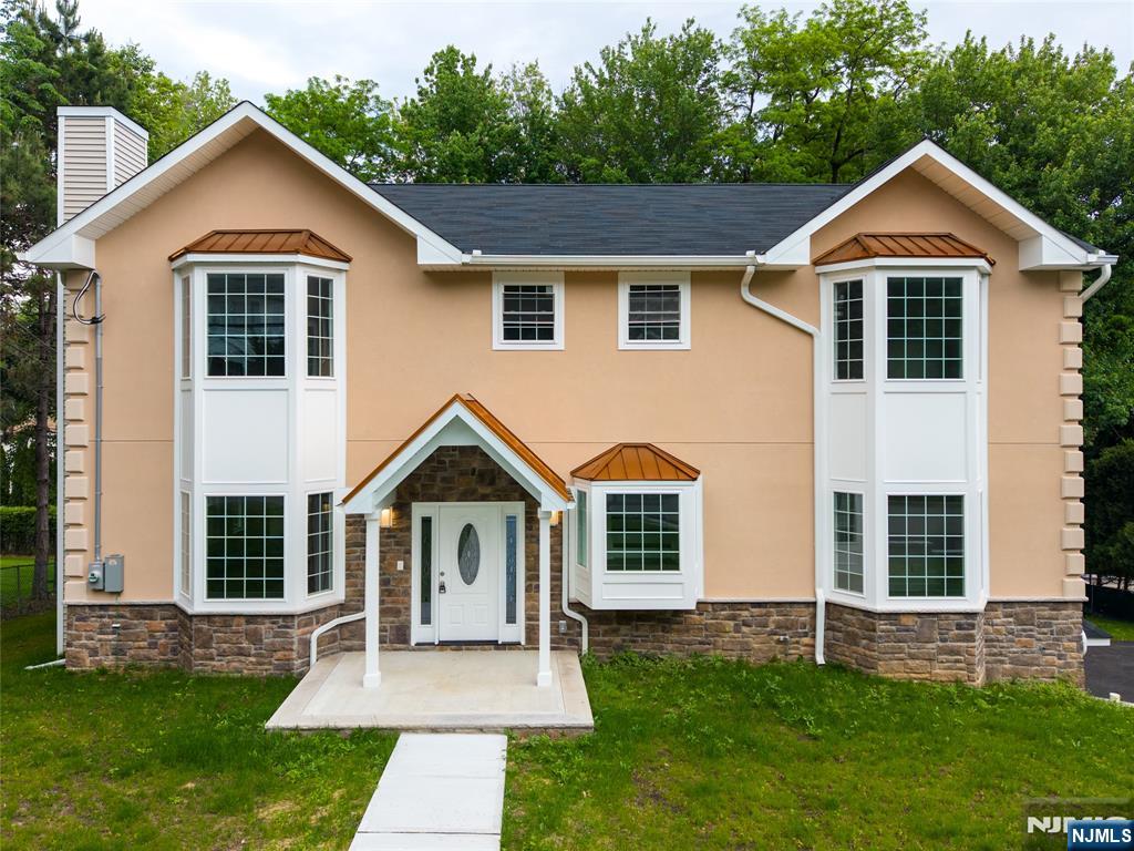 Photo of 418 East Avenue, Northvale, NJ 07647 (MLS # 26019879)