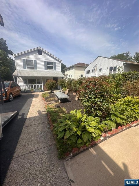 Photo of 2455 3rd St, Fort Lee, NJ 07024 (MLS # 26035159)