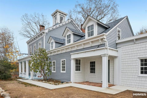 Photo of 142 Island Road, Mahwah, NJ 07430 (MLS # 26024417)