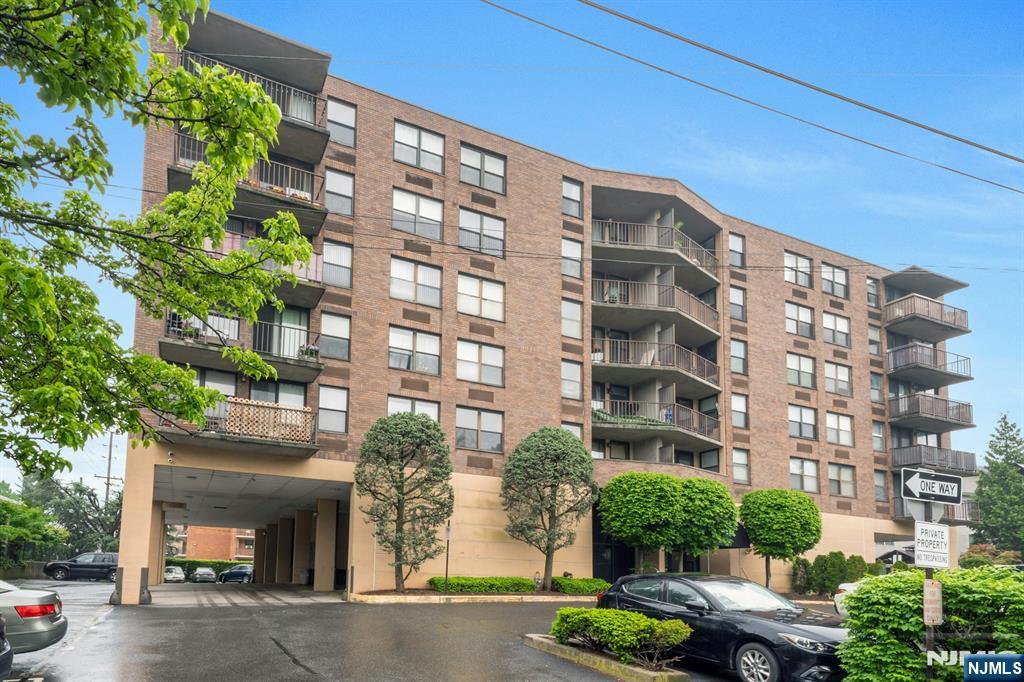 Property for Sale at 200 Division St 6H, Cliffside Park, New Jersey - Bedrooms: 2 
Bathrooms: 2  - $460,000