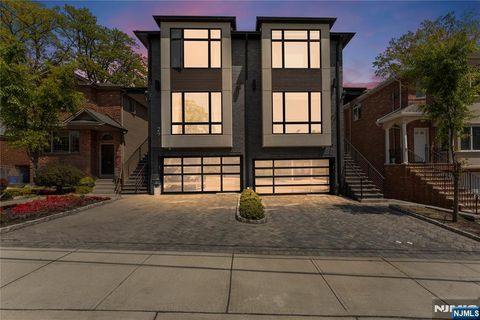 MLS: 25014884