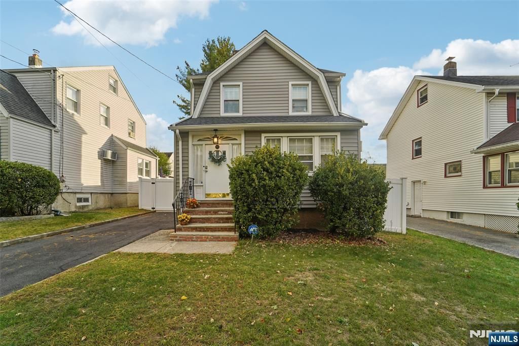Photo of 600 Martense Avenue, Teaneck, NJ 07666 (MLS # 25038278)