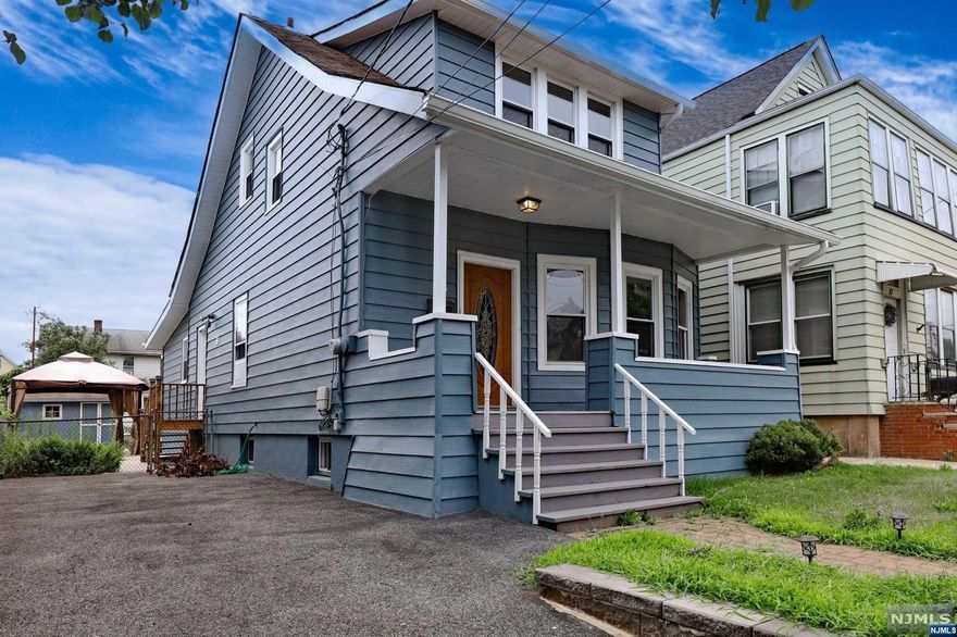 Great opportunity in this 1,428 sqf cape cod single family home in a residential neighborhood. Features living room, dining room, brand new kitchen with quartz countertop,3 bedrooms,1.5 bath, finished basement,driveway. Conveniently Located Near major highways,school,parks,shops, and all NY & NJTransportation.