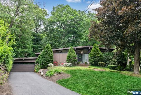 Photo of 11 Kingsley Road, Ringwood, NJ 07456 (MLS # 26019777)