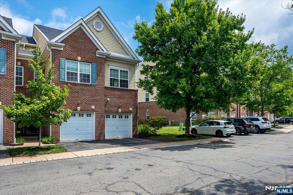 27 Taft Lane
