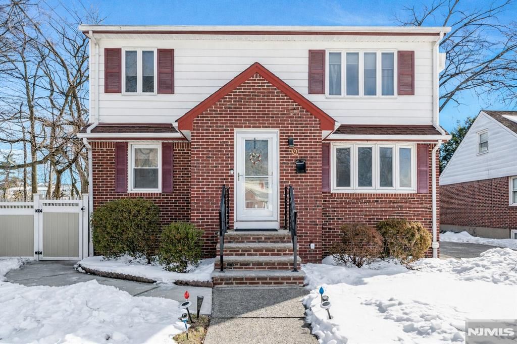 Photo of 30 Marion Avenue, Rochelle Park, NJ 07662 (MLS # 26005130)