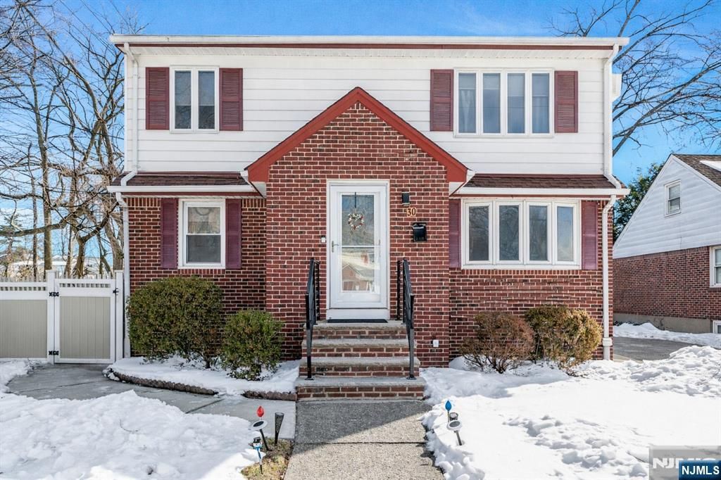 Photo of 30 Marion Avenue, Rochelle Park, NJ 07662 (MLS # 26005130)