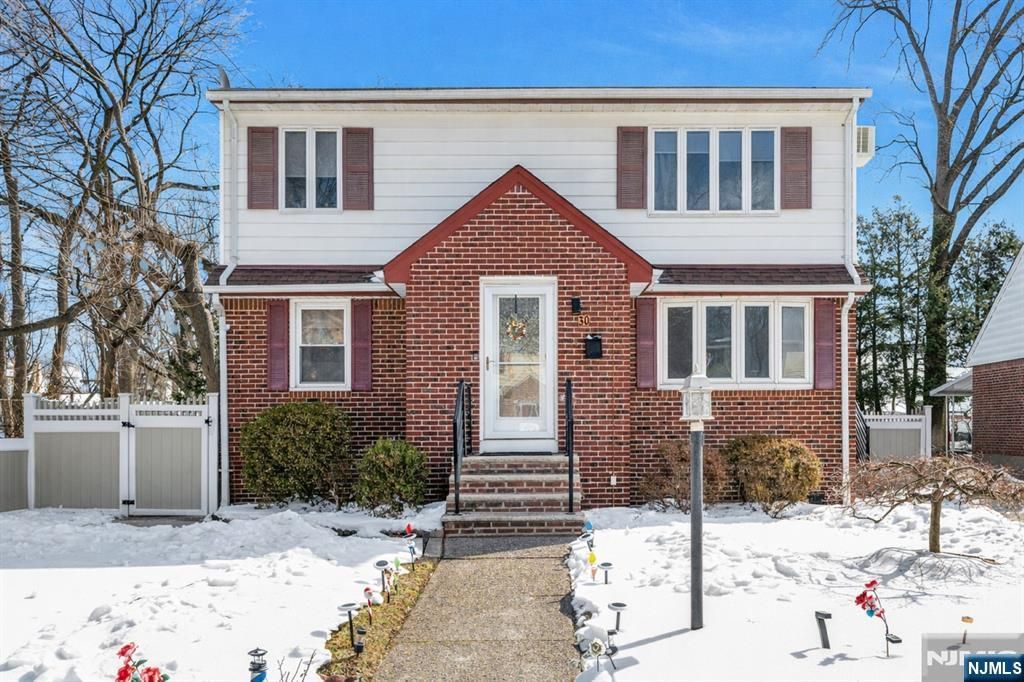 Photo of 30 Marion Avenue, Rochelle Park, NJ 07662 (MLS # 26005130)
