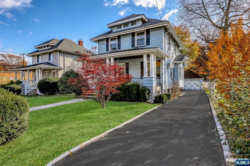 Photo of 312 Rochelle Avenue, Rochelle Park, NJ 07662 (MLS # 25041015)