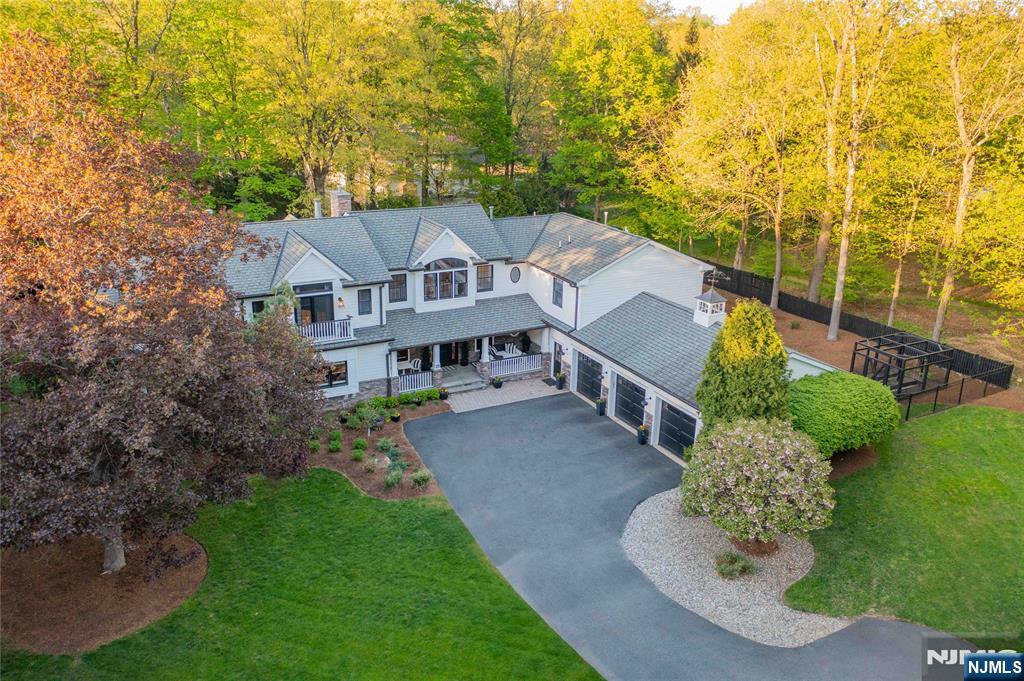 25 Weiss Road