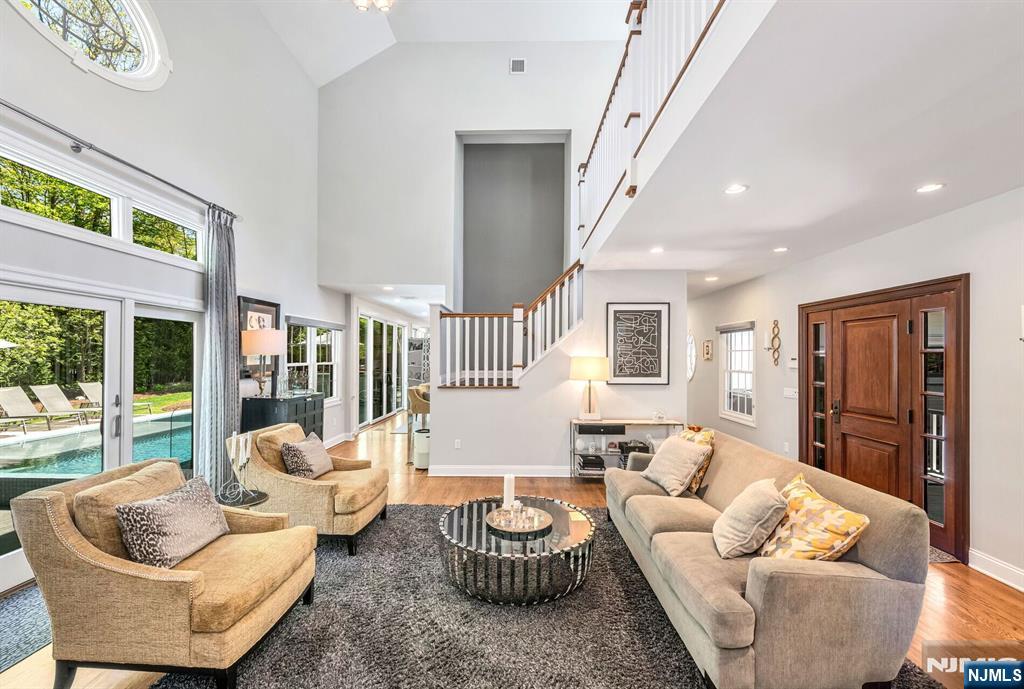 25 Weiss Road