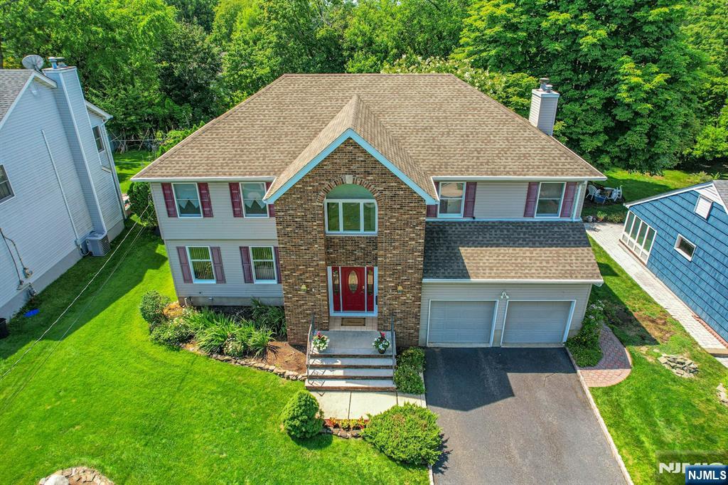 Homes for Sale in Northern NJ | ThisIsRiverEdge.com 885 Summit Avenue