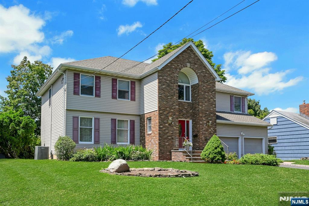 Homes for Sale in Northern NJ | ThisIsRiverEdge.com 885 Summit Avenue