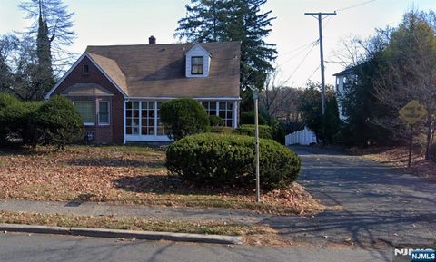 Photo of 106 Farview Ave, Paramus, NJ 07652 (MLS # 25036796)