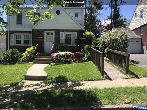 Photo of 40 Dohrman Avenue, Teaneck, NJ 07666 (MLS # 25035586)