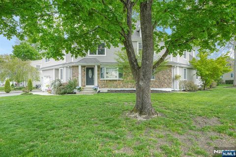 Photo of 30 Oakley Way, Wayne, NJ 07470 (MLS # 26015696)