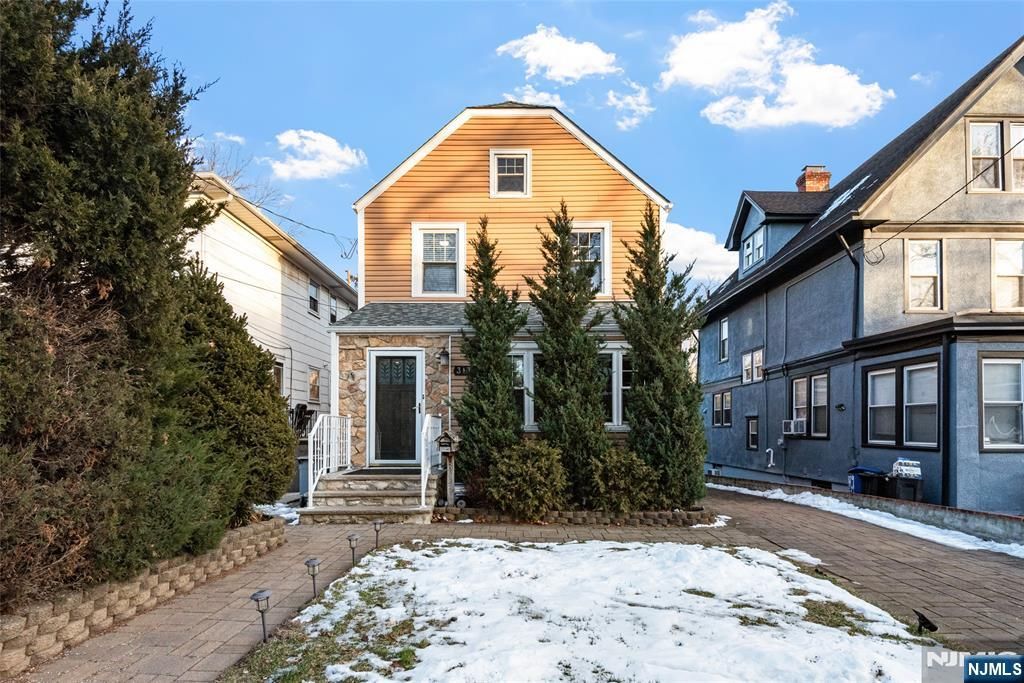 Photo of 313 Elm Avenue, Bogota, NJ 07603 (MLS # 26003154)