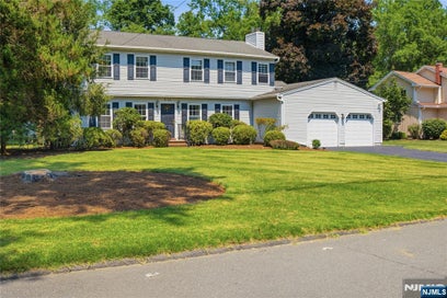 574 Baylor Avenue River Vale NJ 07675