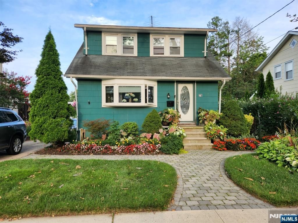 Photo of 75 Franklin Avenue, Bergenfield, NJ 07621 (MLS # 26018574)