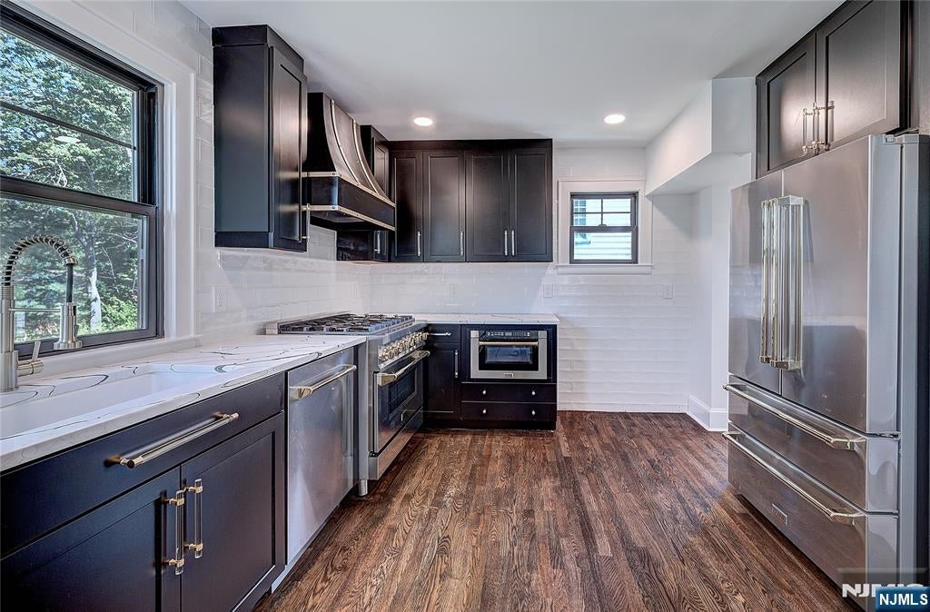 35 Sheridan Avenue