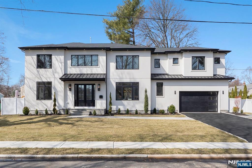Property for Sale at 623 Alberta Drive, Paramus, New Jersey - Bedrooms: 7 
Bathrooms: 7 
Rooms: 15  - $2,175,000