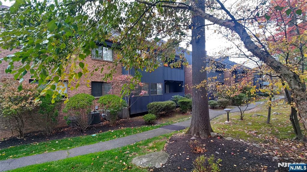 Homes for Sale in Northern NJ | ThisIsRiverEdge.com 2111 Hilltop Road