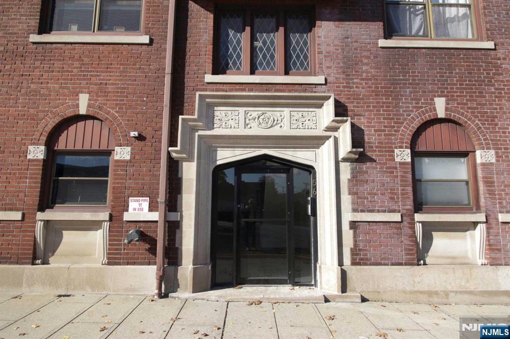 54-56 Oak Street 3